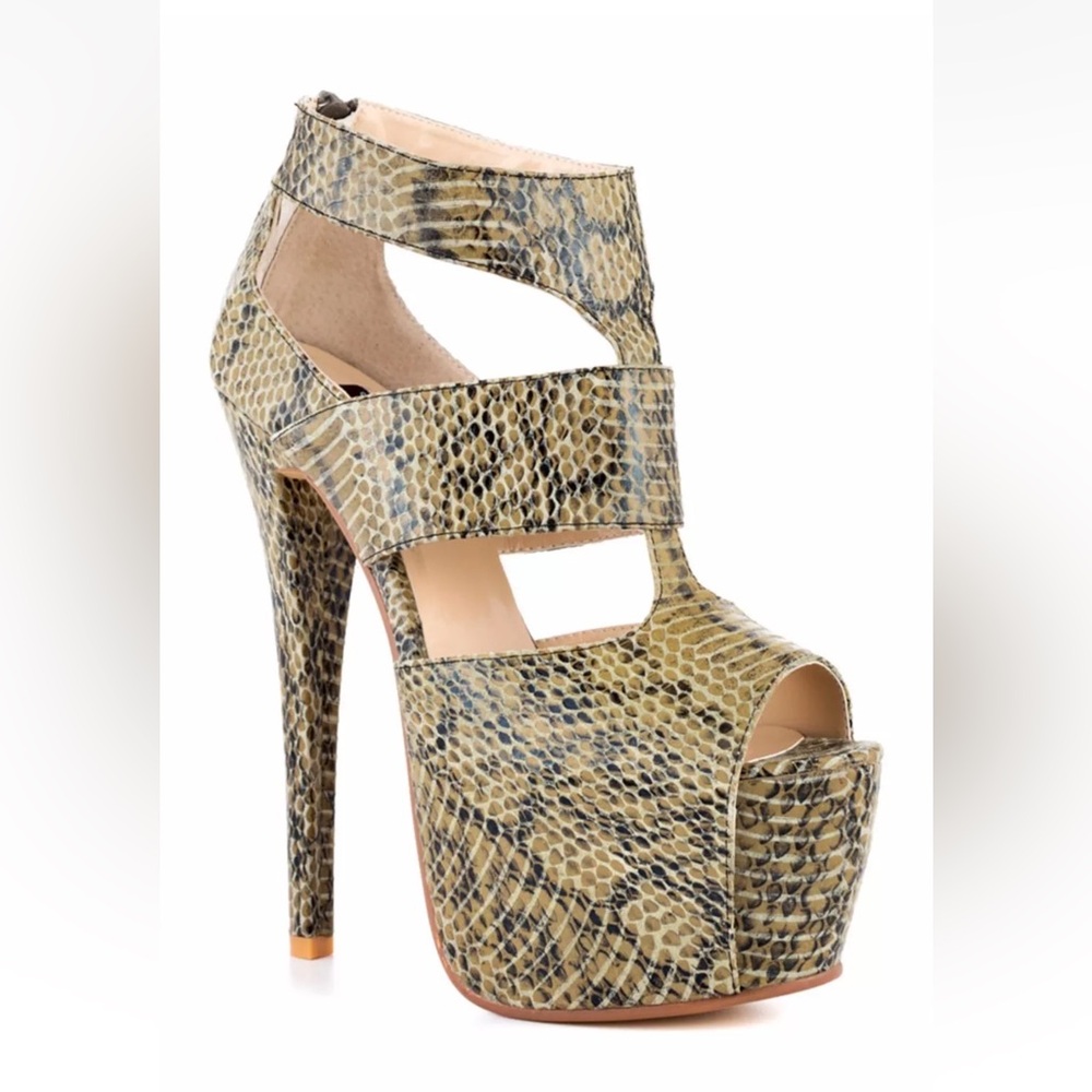 New NYLA Rexie Cutout Platform Pump leather  women's shoes sz 7